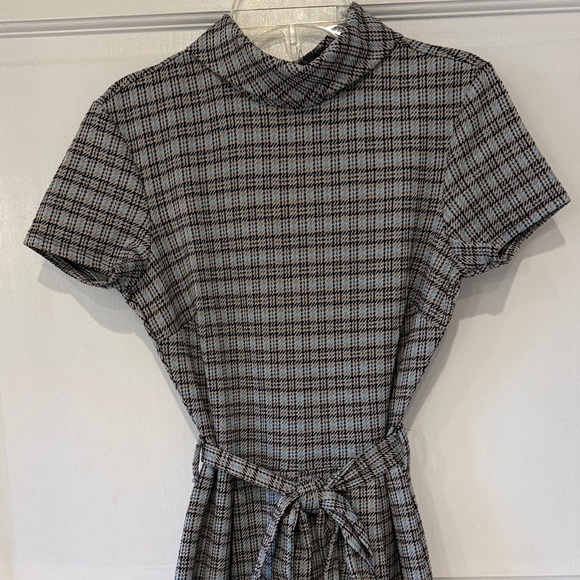 BeBop Gray Plaid Jumpsuit with Belted Waist - Picture 3 of 8